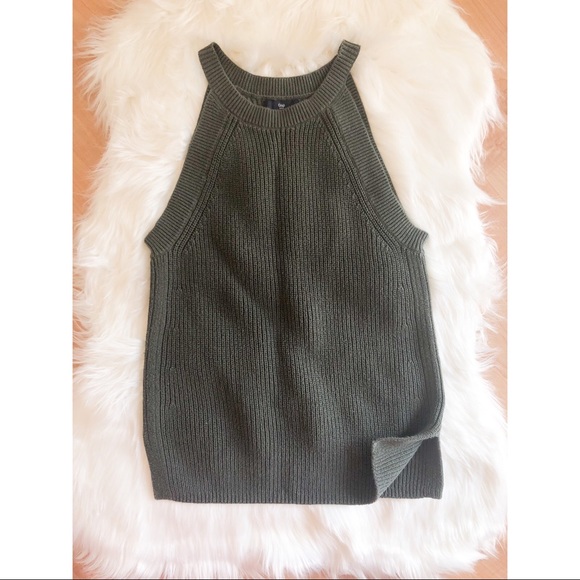 GAP Tops - 🌸2/$20 Gap green sweater tank size small